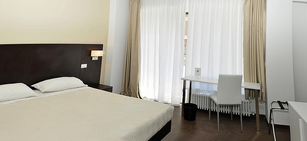 Bed and Breakfast Le Stanze Sul Corso Pescara Habitación foto