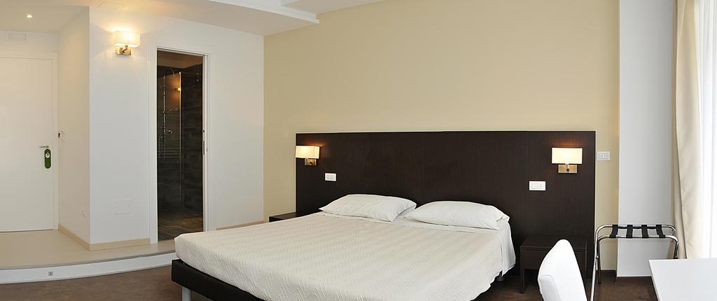 Bed and Breakfast Le Stanze Sul Corso Pescara Exterior foto
